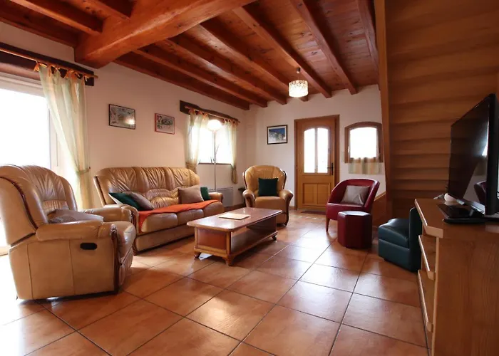 Suraya بيت للعطل *